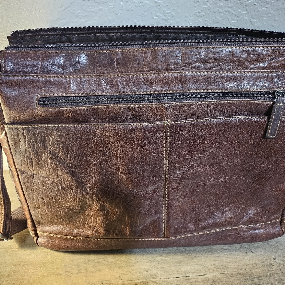 Jack George Leather Computer Crossbody - Picture 3 of 4